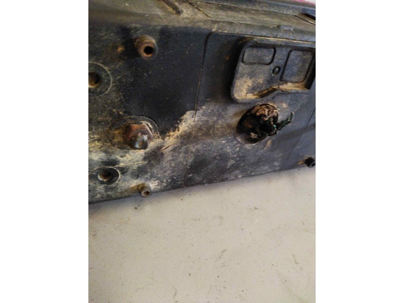 Recambio de piloto trasero izquierdo para . renault dg320.26 referencia OEM IAM   PILOTO UNIVERSAL CAMION