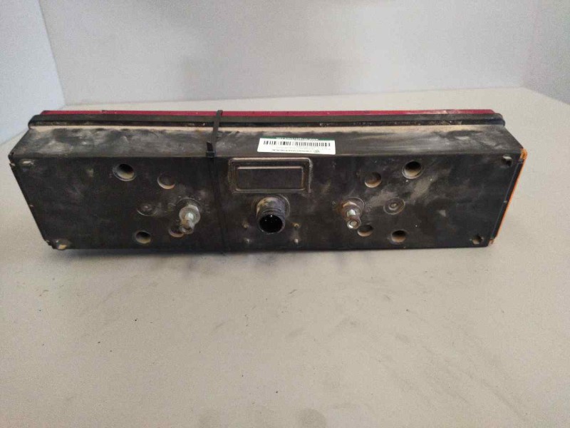 Recambio de piloto trasero izquierdo para . renault dg320.26 referencia OEM IAM   PILTO UNIVERSAL CAMION