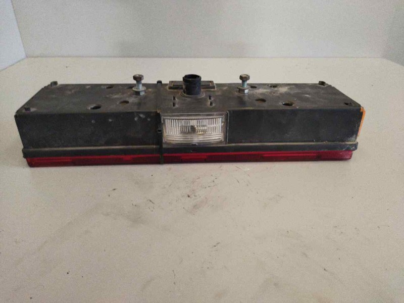 Recambio de piloto trasero izquierdo para . renault dg320.26 referencia OEM IAM   PILTO UNIVERSAL CAMION