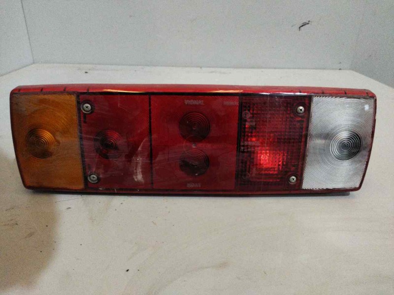 Recambio de piloto trasero izquierdo para . renault dg320.26 referencia OEM IAM  PILOTO UNIVERSAL CAMION 