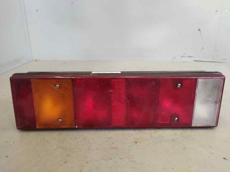 Recambio de piloto trasero izquierdo para . renault dg320.26 referencia OEM IAM   PILOTO UNIVERSAL CAMION