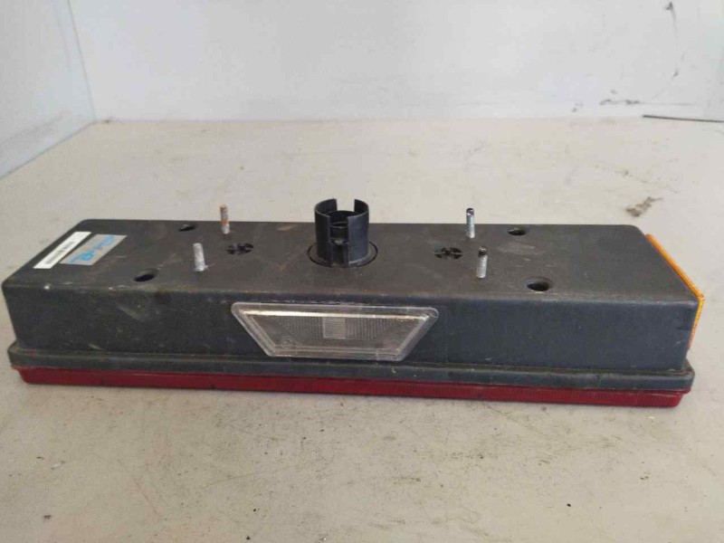 Recambio de piloto trasero izquierdo para . renault dg320.26 referencia OEM IAM   PILOTO UNIVERSAL CAMION