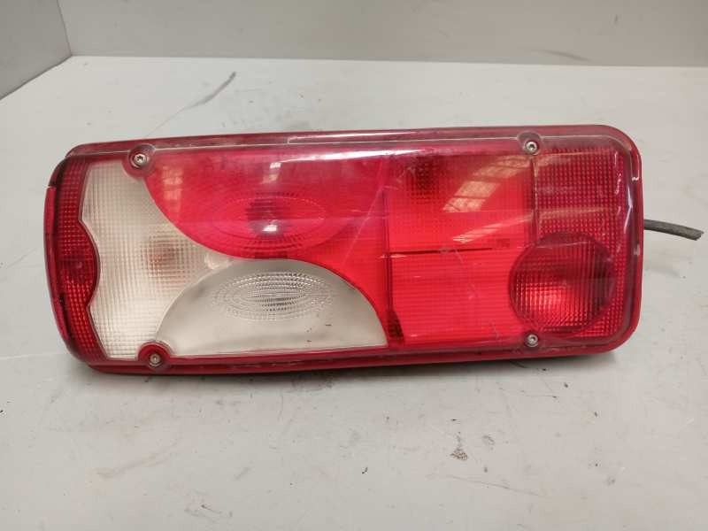 Recambio de piloto trasero izquierdo para . renault dg320.26 referencia OEM IAM   PILOTO UNIVERSAL CAMION