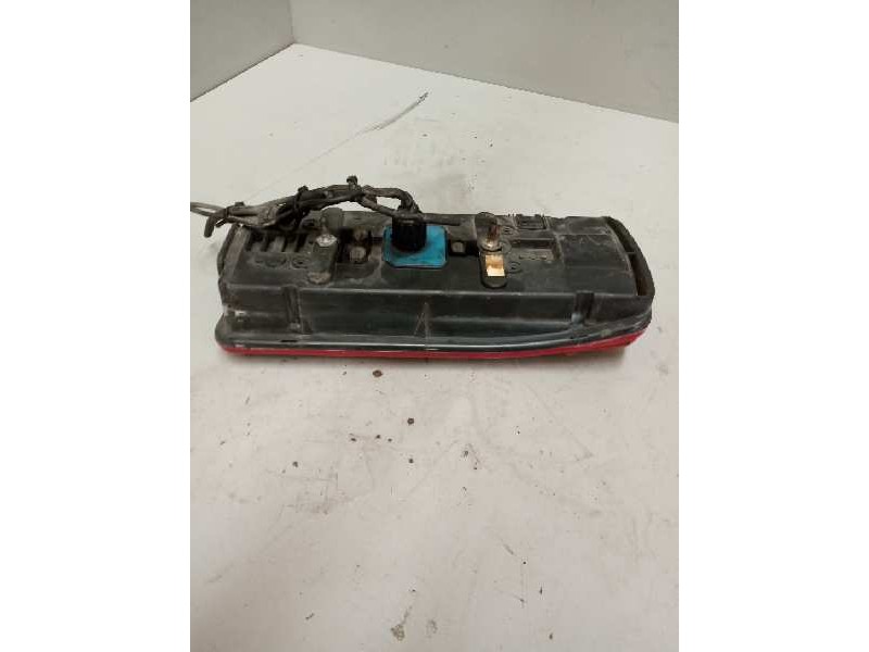 Recambio de piloto trasero izquierdo para . renault dg320.26 referencia OEM IAM   PILOTO UNIVERSAL CAMION