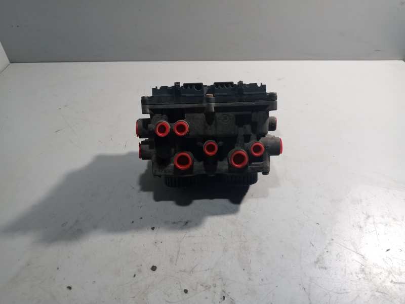 Recambio de valvula aire para . renault dg320.26 referencia OEM IAM ES2053 II39782100 VALVULA EBS TRAILER