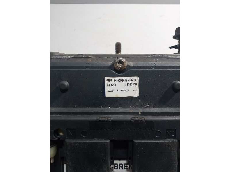 Recambio de valvula aire para . renault dg320.26 referencia OEM IAM ES2053 II39782100 VALVULA EBS TRAILER