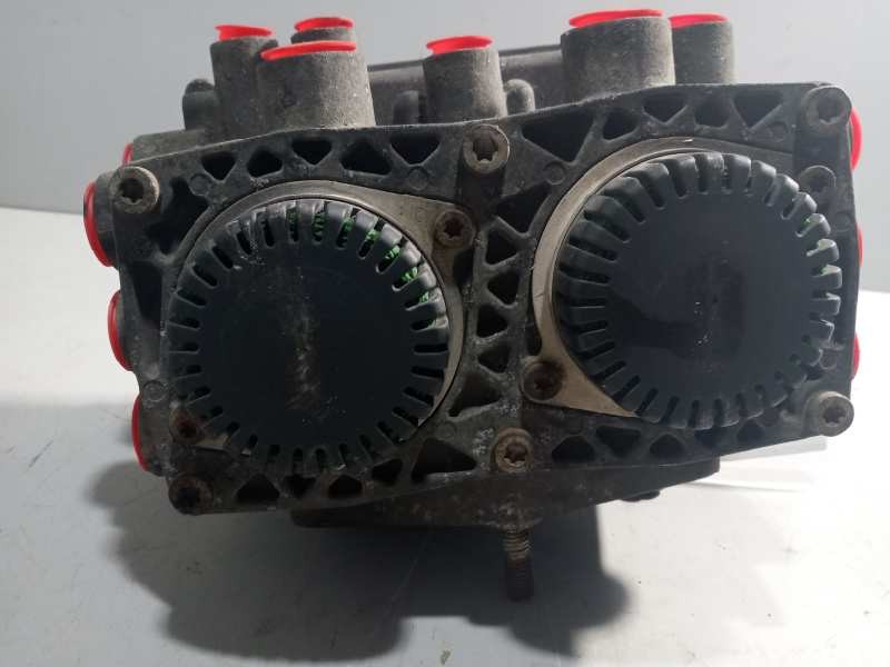 Recambio de valvula aire para . renault dg320.26 referencia OEM IAM ES2053 II39782100 VALVULA EBS TRAILER