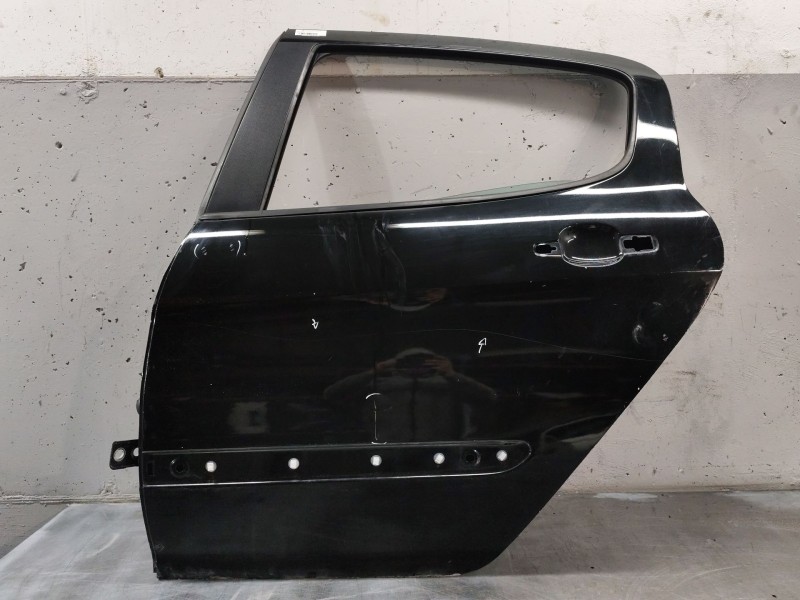 Recambio de puerta trasera izquierda para peugeot 308 confort referencia OEM IAM   