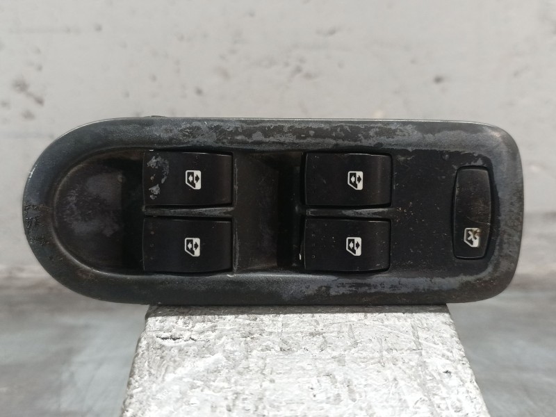 Recambio de mando elevalunas delantero izquierdo para renault scenic ii authentique referencia OEM IAM 025330  