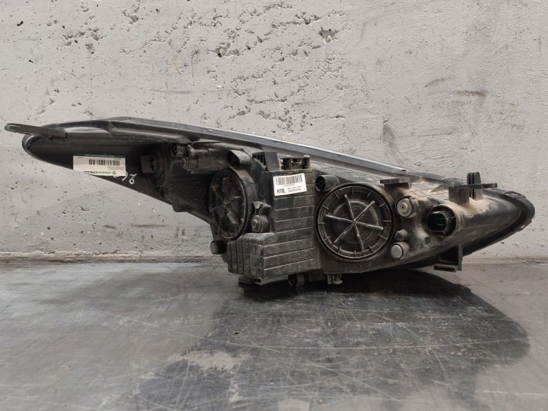 Recambio de faro izquierdo para hyundai i30 (gd) 1.6 crdi referencia OEM IAM H19L  