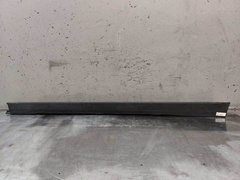 Recambio de estribo izquierdo para mercedes-benz gla (h247) gla 200 d (247.712) referencia OEM IAM   