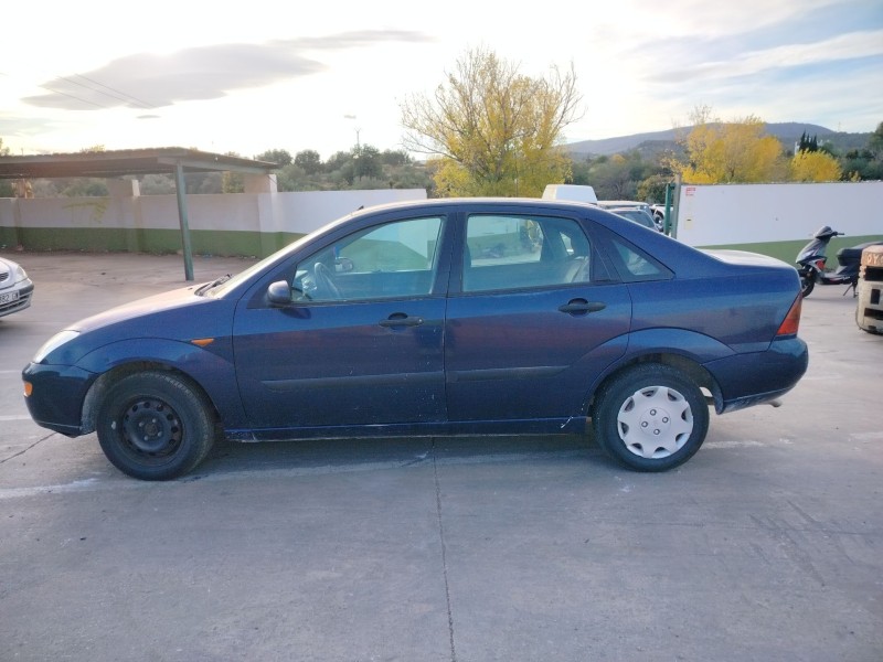 ford focus berlina (cak) del año 2001