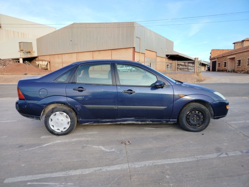 ford focus berlina (cak) del año 2001
