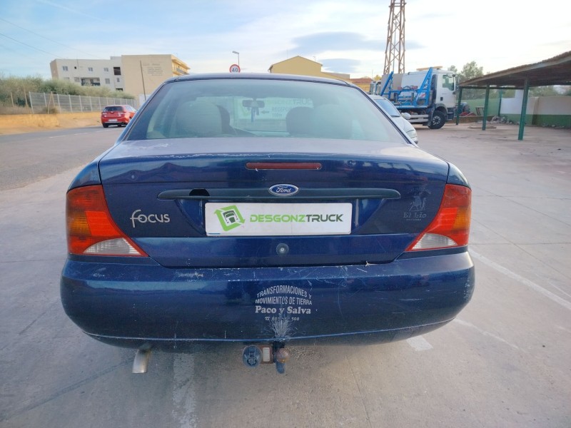 ford focus berlina (cak) del año 2001