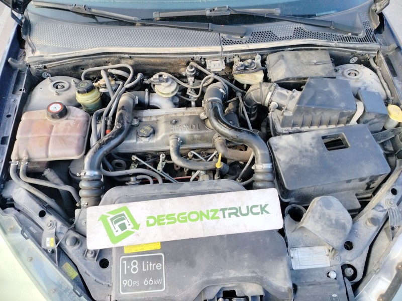 ford focus berlina (cak) del año 2001