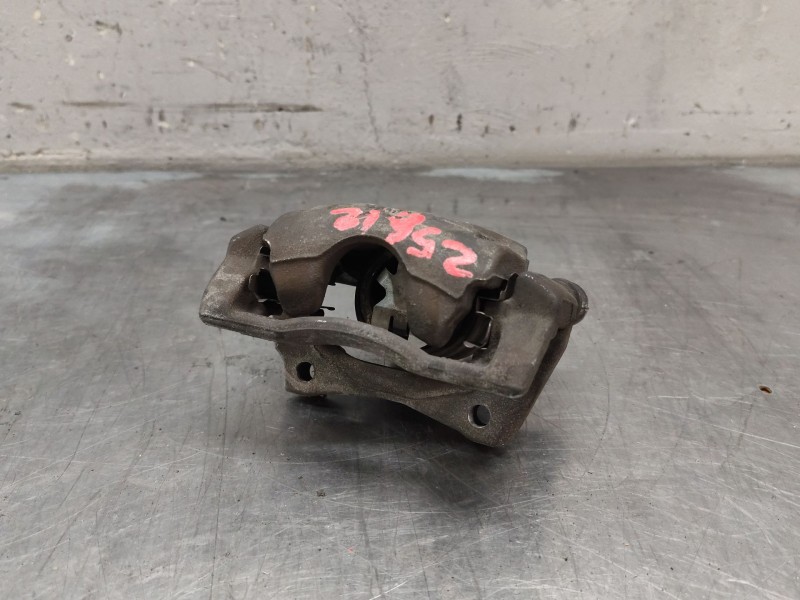 Recambio de pinza freno delantera derecha para nissan micra iii (k12) 1.2 16v referencia OEM IAM 8864D  