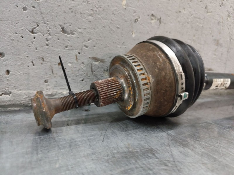 Recambio de transmision delantera derecha para audi a4 berlina (8e) 2.0 tdi 16v (103kw) referencia OEM IAM 8E0407272AT  