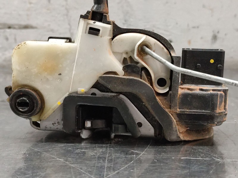 Recambio de cerradura puerta trasera derecha para opel astra j lim. excellence referencia OEM IAM   