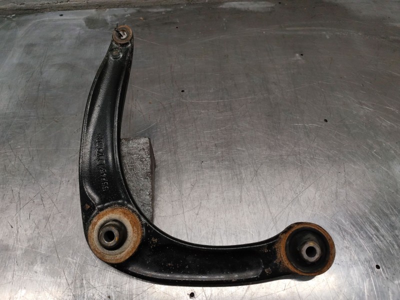 Recambio de brazo suspension inferior delantero izquierdo para citroën c4 berlina lx referencia OEM IAM 557451d17cj  