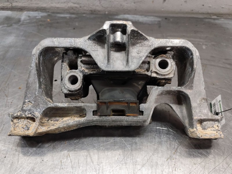 Recambio de soporte motor derecho para infiniti q30 1.5 d referencia OEM IAM a2462402517  