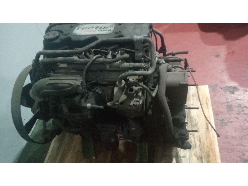 Recambio de despiece motor para iveco eurocargo 05.03  3.9 diesel referencia OEM IAM F4AE0481A  