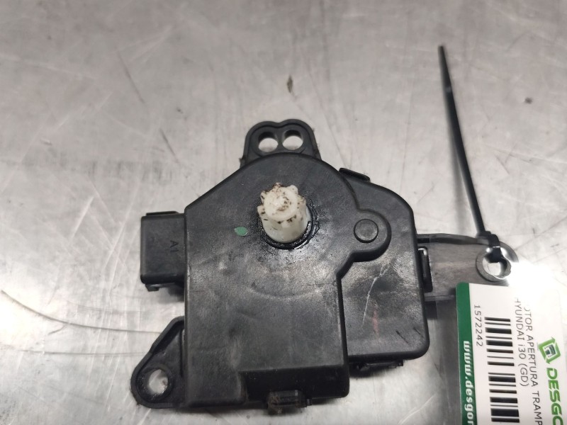 Recambio de motor apertura trampillas climatizador para hyundai i30 (gd) 1.6 crdi referencia OEM IAM   