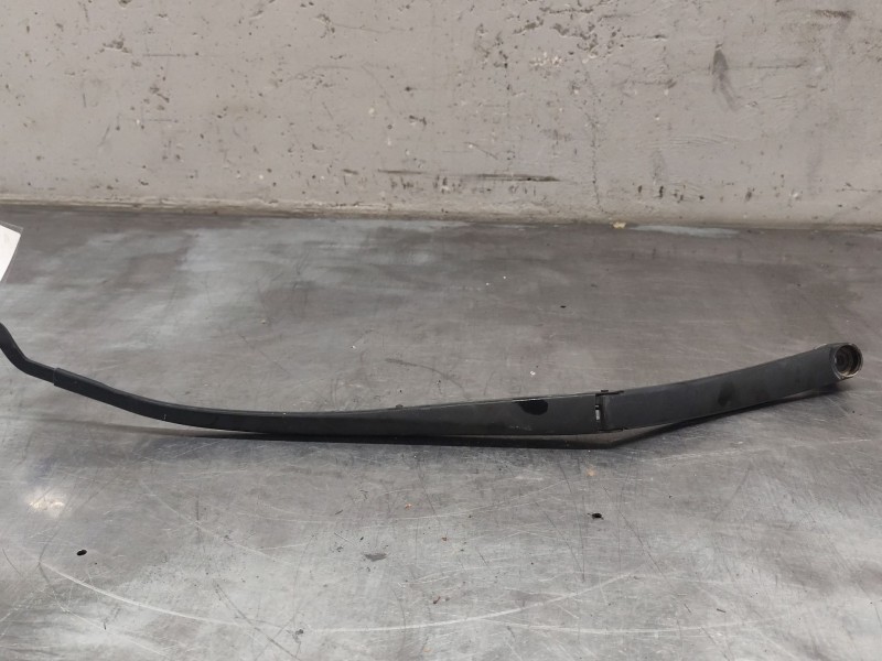 Recambio de brazo limpia delantero derecho para hyundai i30 (gd) 1.6 crdi referencia OEM IAM   