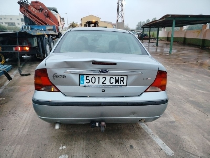 ford focus berlina (cak) del año 2003
