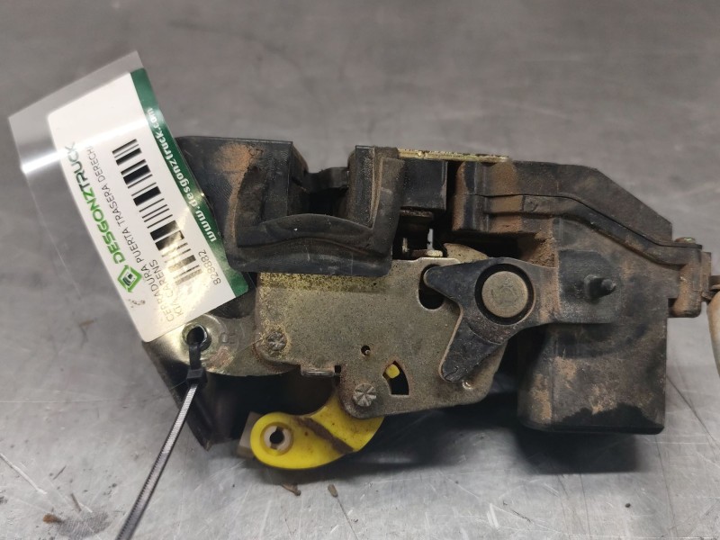 Recambio de cerradura puerta trasera derecha para kia carens 2.0 crdi ex monovolumen referencia OEM IAM   