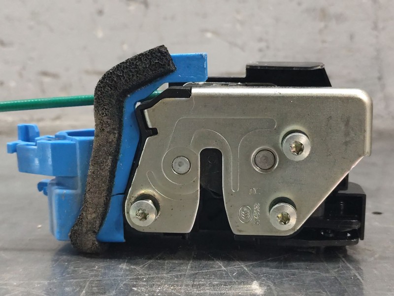 Recambio de cerradura puerta trasera derecha para hyundai i30 (gd) 1.6 crdi referencia OEM IAM 81420A6100  