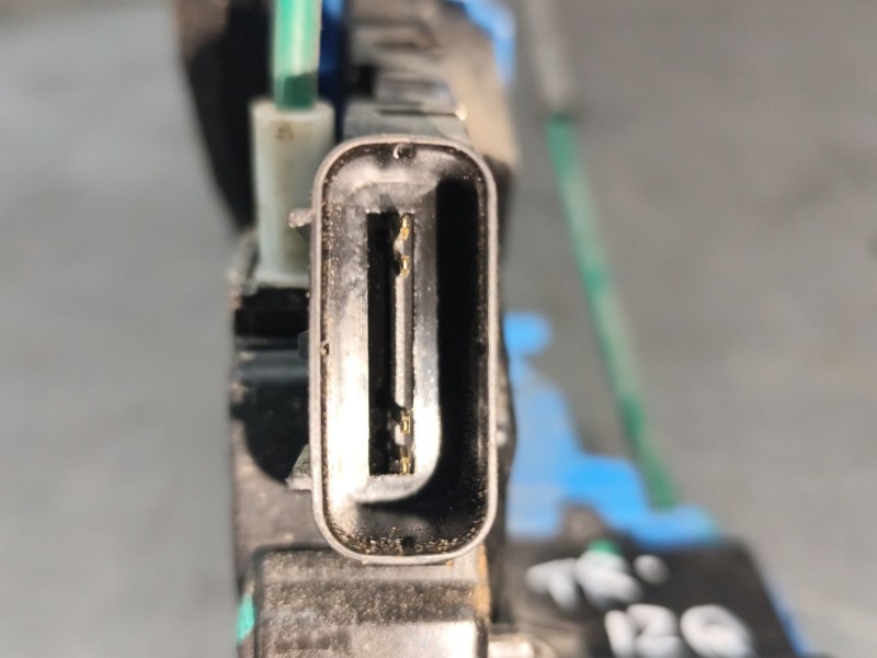 Recambio de cerradura puerta trasera izquierda para hyundai i30 (gd) 1.6 crdi referencia OEM IAM 81410A6100  