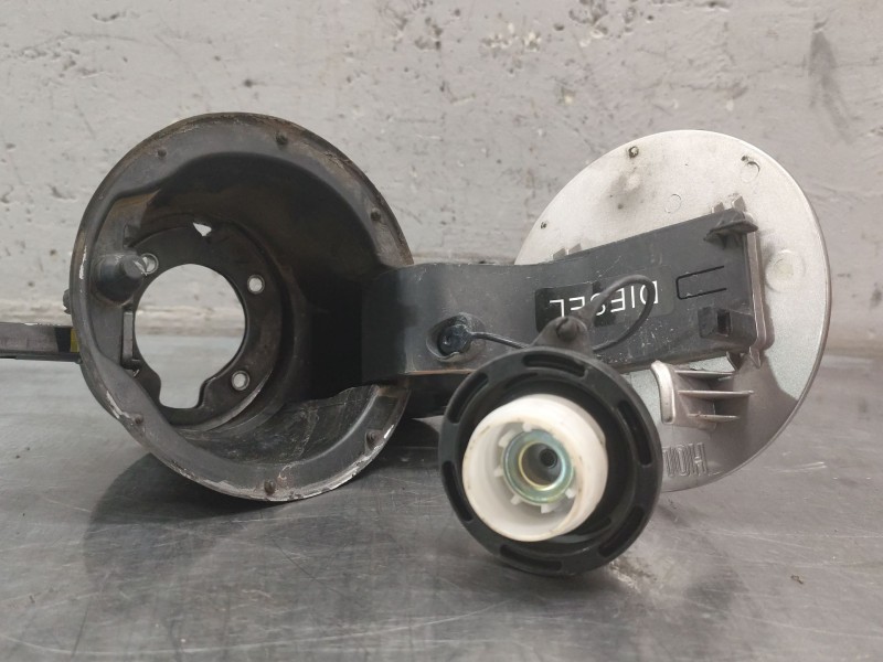 Recambio de tapa exterior combustible para hyundai i30 (gd) 1.6 crdi referencia OEM IAM   