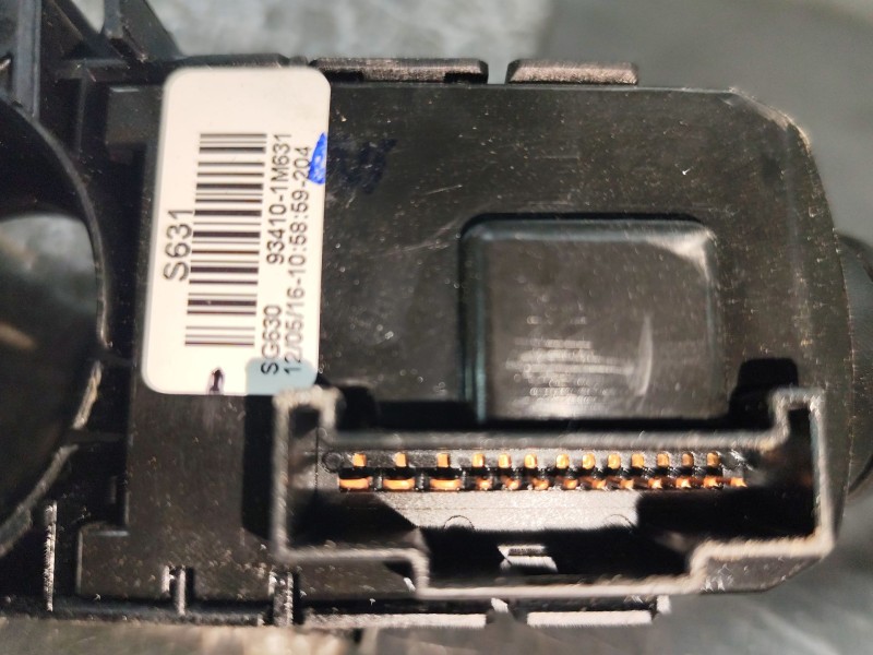 Recambio de mando multifuncion para hyundai i30 (gd) 1.6 crdi referencia OEM IAM 934101M631  