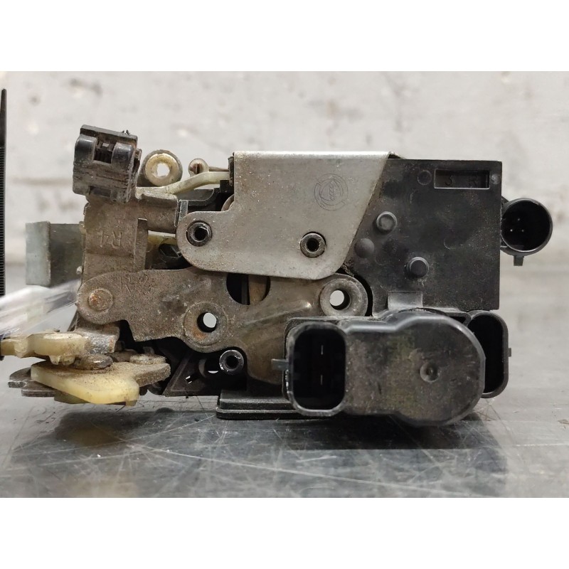 Recambio de cerradura puerta delantera derecha para fiat brava (182_) 1.4 12 v (182.ba) referencia OEM IAM   