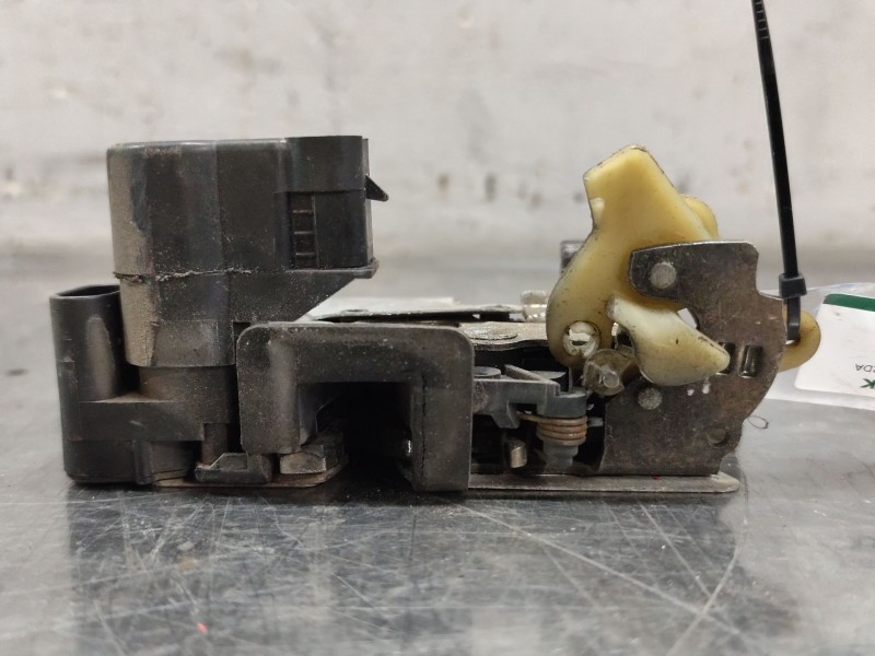 Recambio de cerradura puerta delantera izquierda para fiat brava (182_) 1.4 12 v (182.ba) referencia OEM IAM   