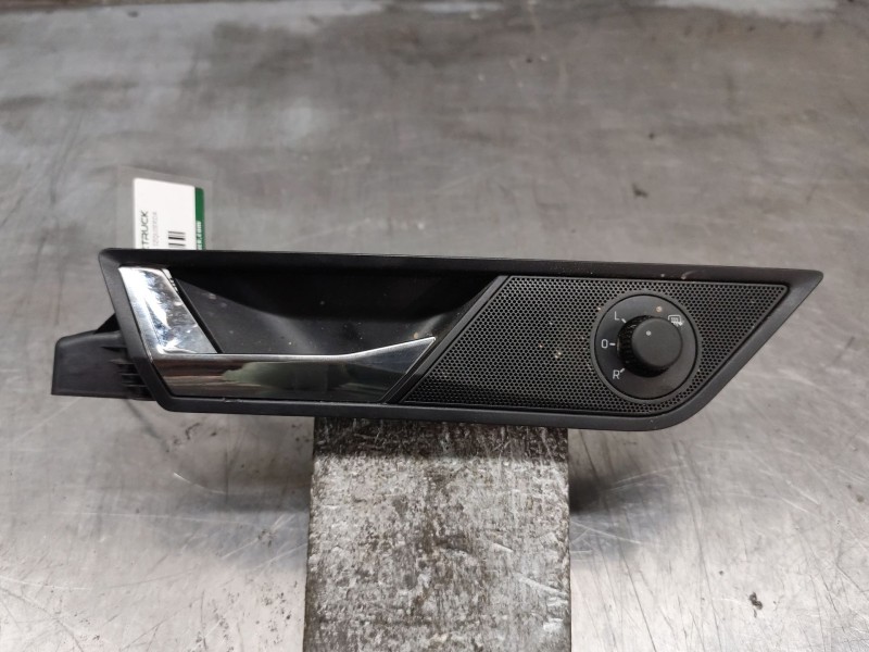 Recambio de maneta interior delantera izquierda para skoda fabia iii (nj3) 1.4 tdi referencia OEM IAM   