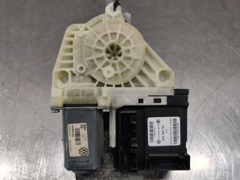 Recambio de motor elevalunas delantero derecho para volkswagen golf vi (5k1) 2.0 tdi referencia OEM IAM 5K0959792  