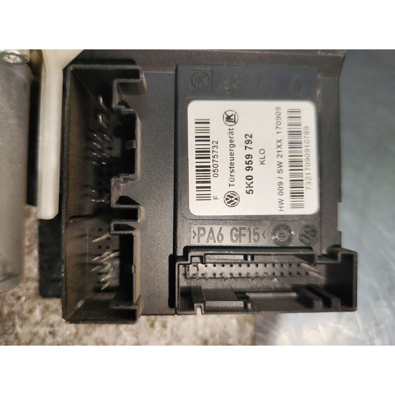 Recambio de motor elevalunas delantero derecho para volkswagen golf vi (5k1) 2.0 tdi referencia OEM IAM 5K0959792  