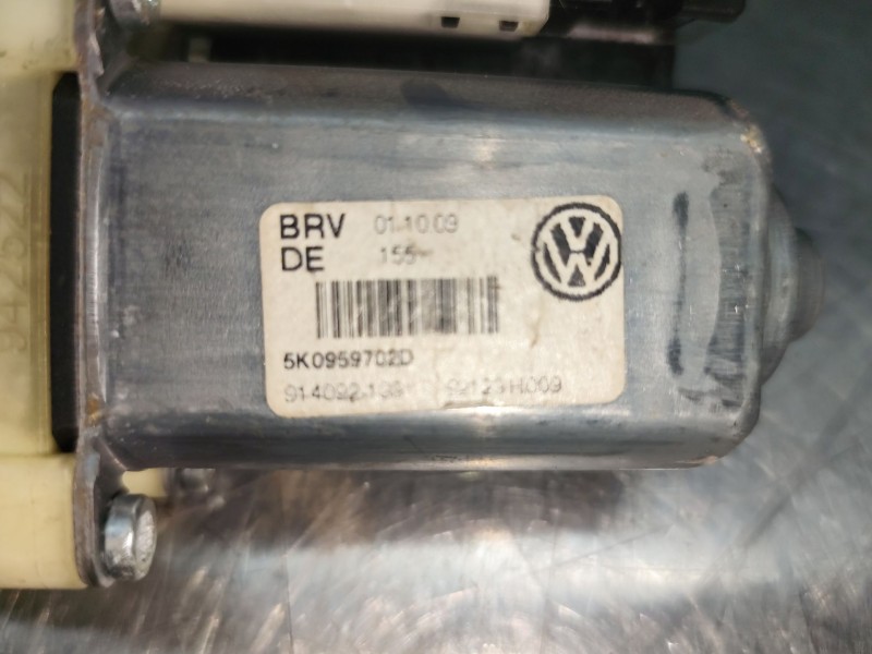 Recambio de motor elevalunas delantero derecho para volkswagen golf vi (5k1) 2.0 tdi referencia OEM IAM 5K0959792  