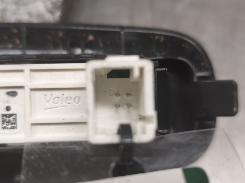 Recambio de mando elevalunas trasero izquierdo para peugeot 308 active referencia OEM IAM   