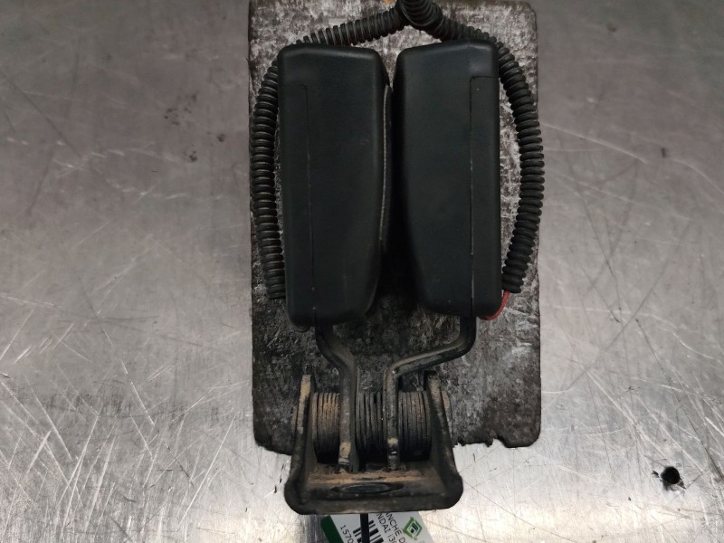 Recambio de enganche de cinturon trasero izquierdo para hyundai i30 (gd) 1.6 crdi referencia OEM IAM   