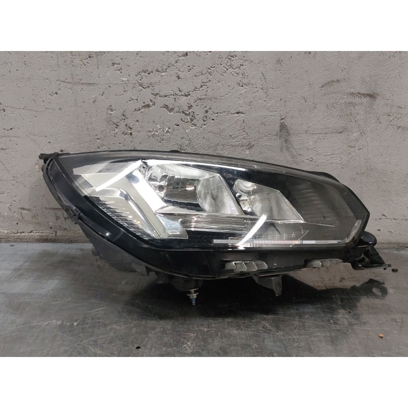 Recambio de faro derecho para peugeot 208 ii (ub_, up_, uw_, uj_) 1.5 bluehdi 100 referencia OEM IAM   