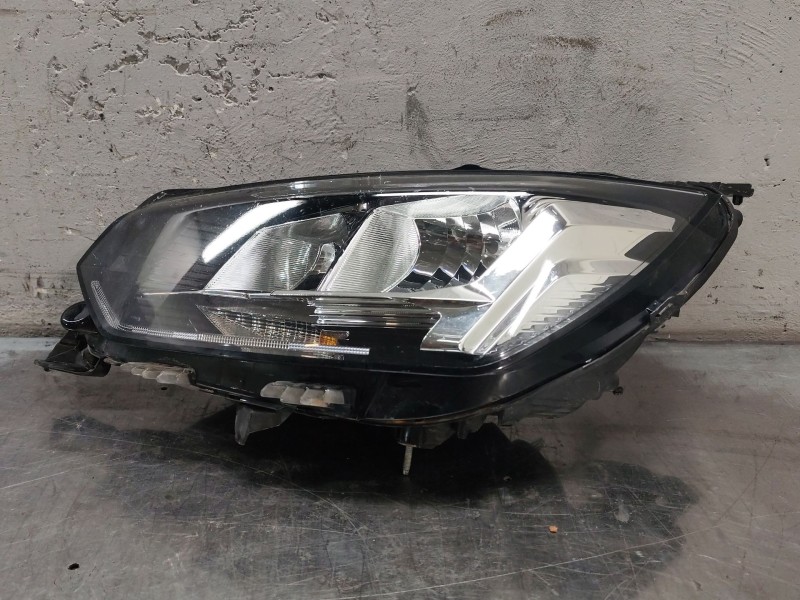 Recambio de faro izquierdo para peugeot 208 ii (ub_, up_, uw_, uj_) 1.5 bluehdi 100 referencia OEM IAM   