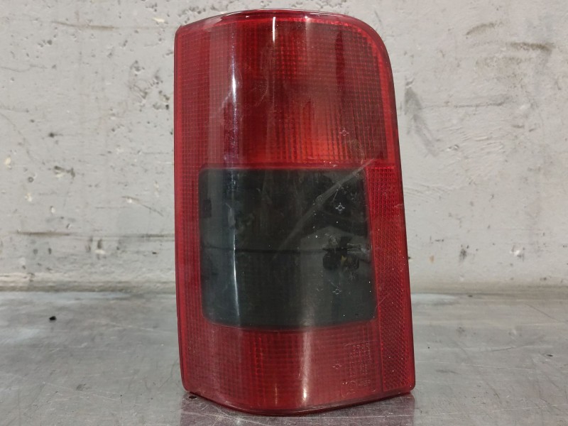 Recambio de piloto trasero izquierdo para citroën berlingo 1.9 d cumbre familiar referencia OEM IAM   