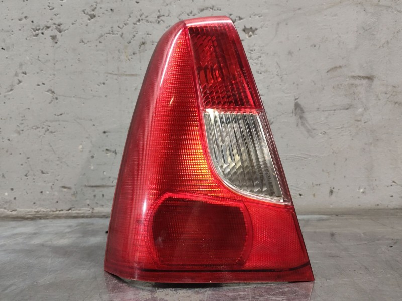 Recambio de piloto trasero izquierdo para dacia logan 1.4 cat referencia OEM IAM   