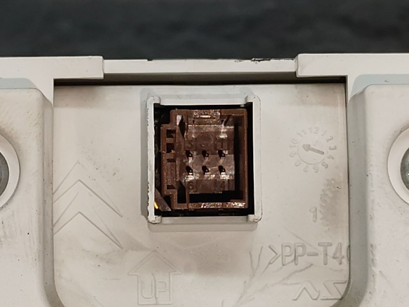 Recambio de cuadro instrumentos para peugeot 308 active referencia OEM IAM 9825206380  