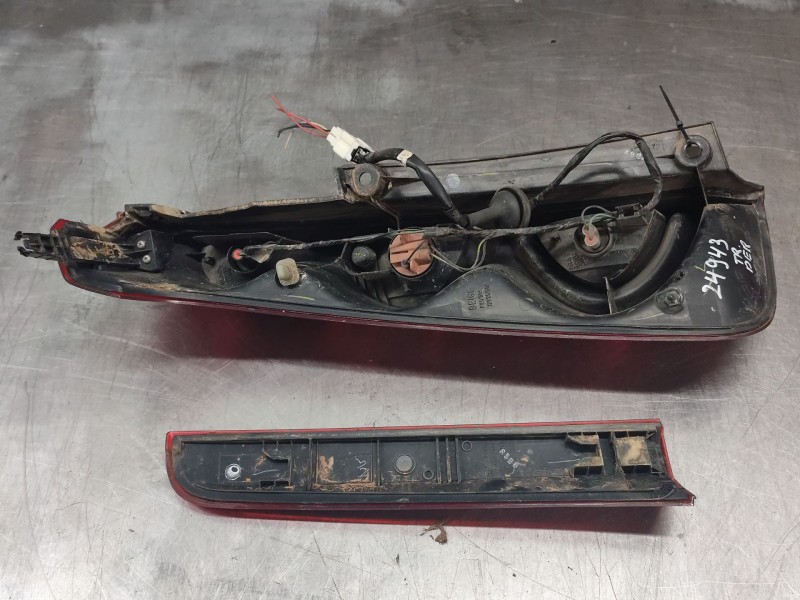 Recambio de piloto trasero derecho para nissan note (e11, ne11) 1.5 dci referencia OEM IAM   