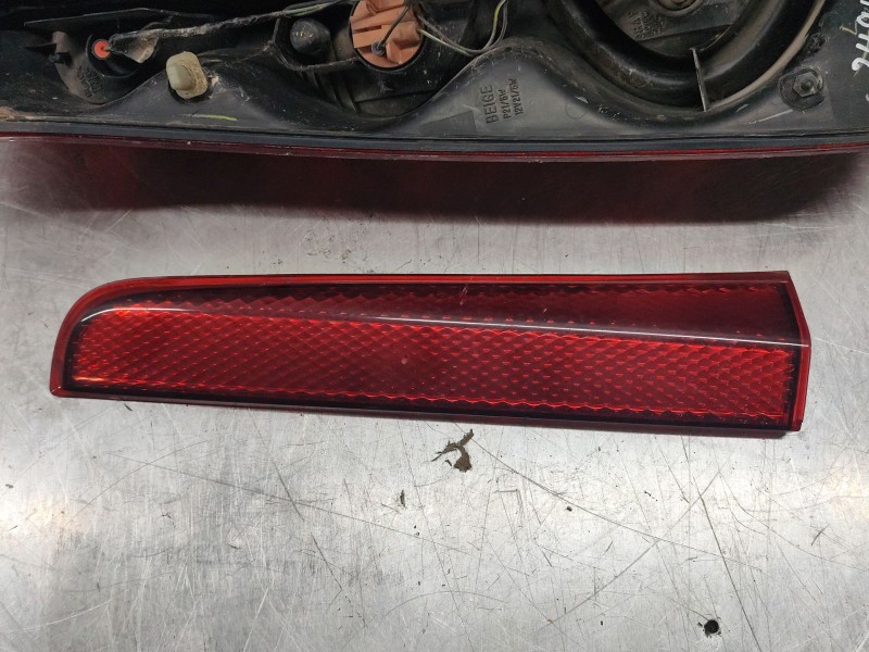 Recambio de piloto trasero derecho para nissan note (e11, ne11) 1.5 dci referencia OEM IAM   