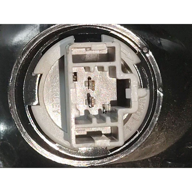 Recambio de piloto trasero izquierdo interior para mazda 3 berlina (bk) 1.6 crdt active referencia OEM IAM   