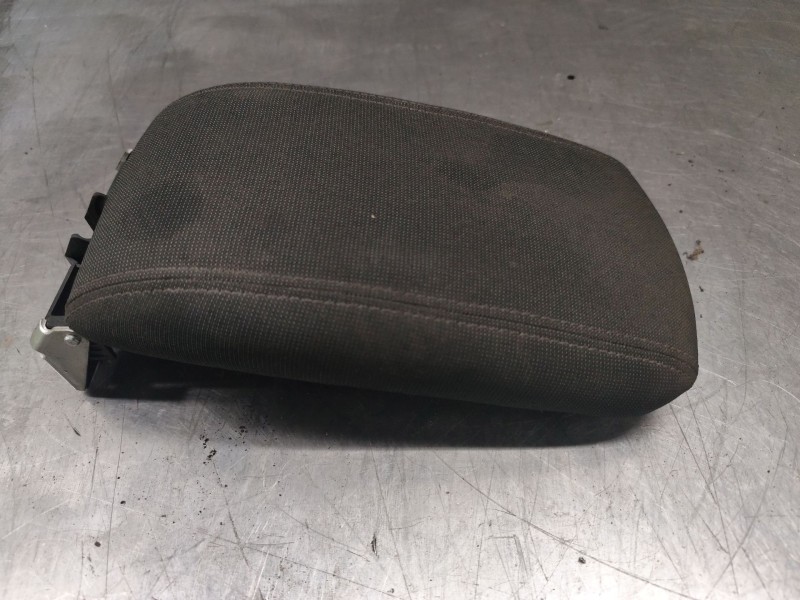 Recambio de apoyabrazos central para peugeot 308 active referencia OEM IAM   